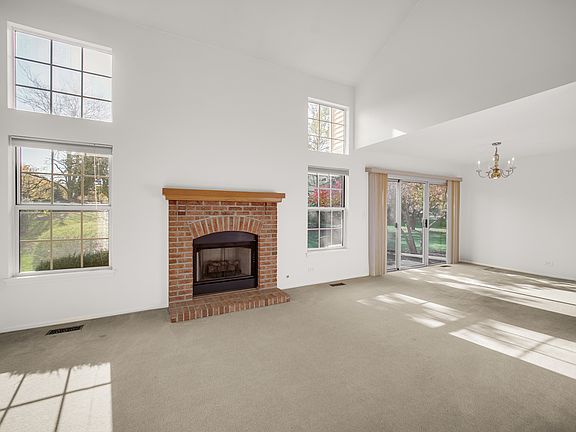 5th image of 30W005 Mayfair Ct