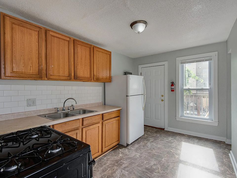 1st image of 2912 Pleasant Ave