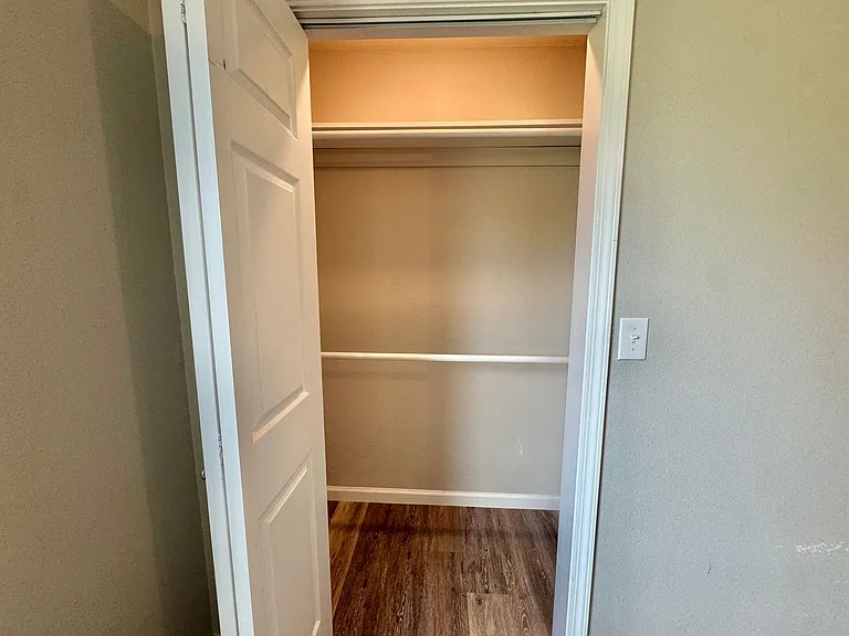 1007 N Quincy Ave — Photo 16