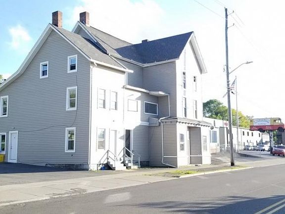 2nd image of 158 Henry St