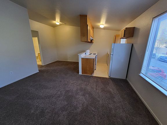 3rd image of 1024 E 5th St #Fif1024-202