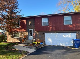 5 E Taylor St, Newark, IL 60541