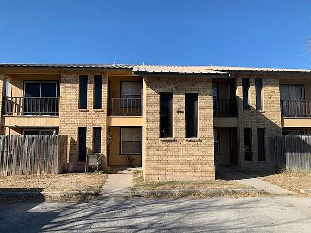 109 Shannon Cir #D