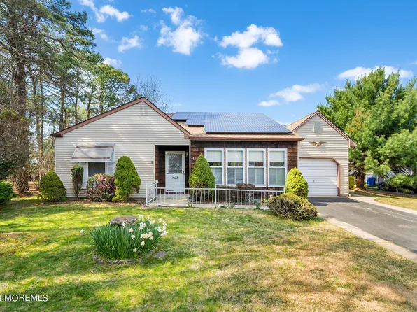 41 Easton Drive #61, Whiting, NJ 08759