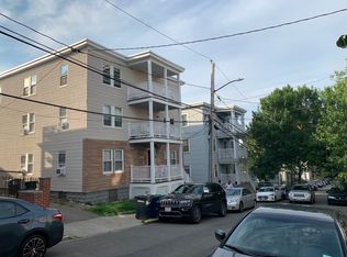 18 Bond St #1R, Somerville, MA 02145
