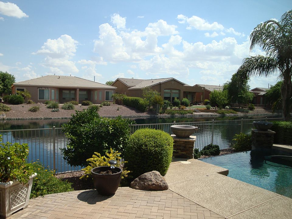 1st image of 42645 W Sandpiper Dr