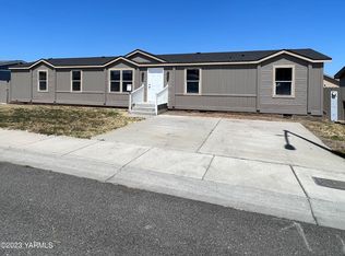 6005 Crestfields Rd, Yakima, WA 98903