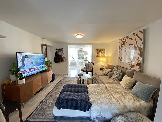 Rented by Realty Collective | media 17