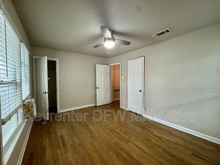 311 N Oak Cliff Blvd — Photo 11