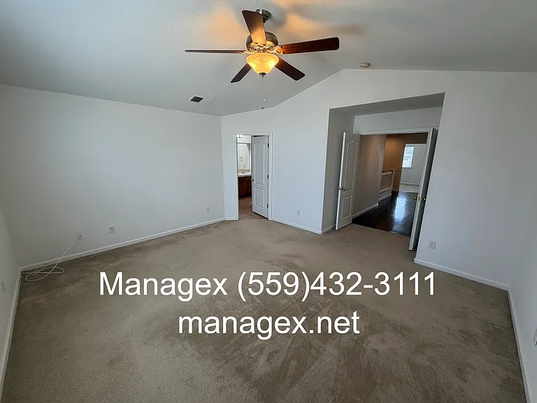 2833 E Cromwell Ave — Photo 20