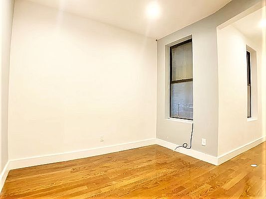 5th image of 538 W 159th St #33