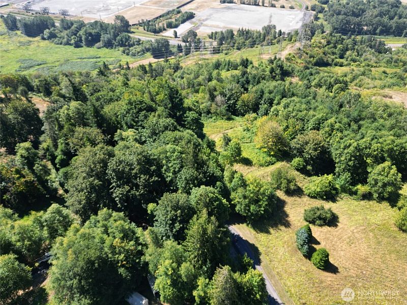 3rd image of 106 Bridgeview Lane