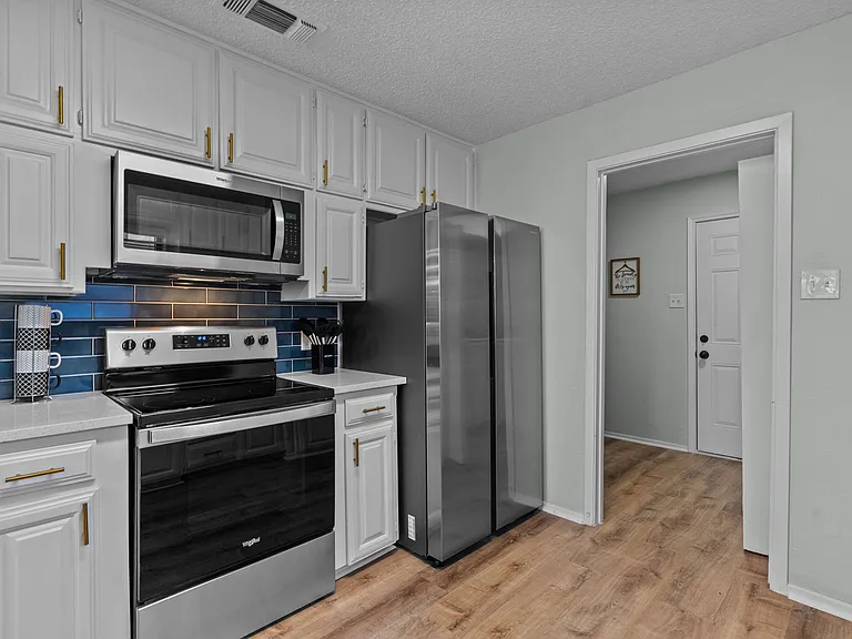 7628 Hunt Dr — Photo 11