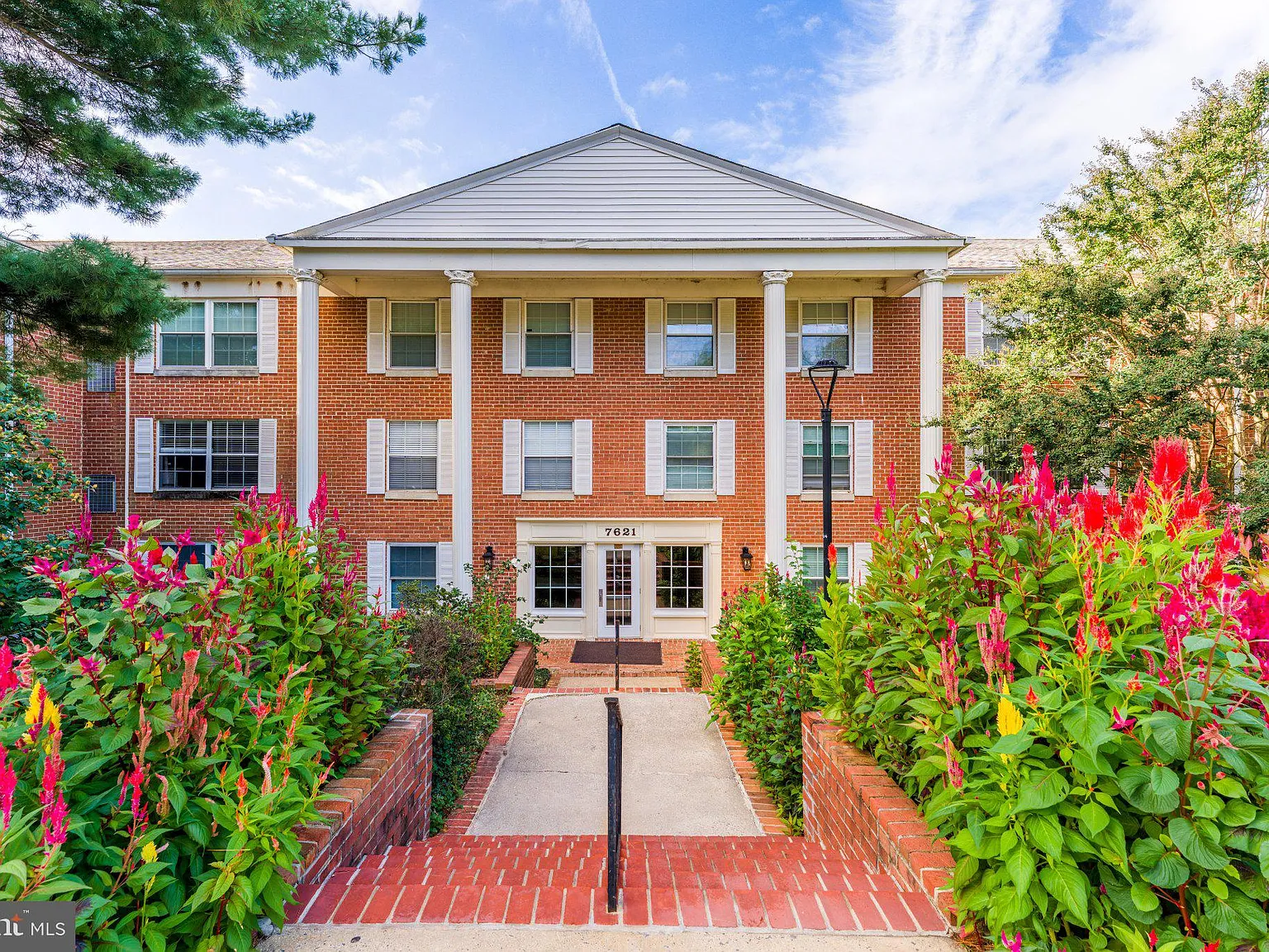 The Colonies At Mclean C — Photo 1