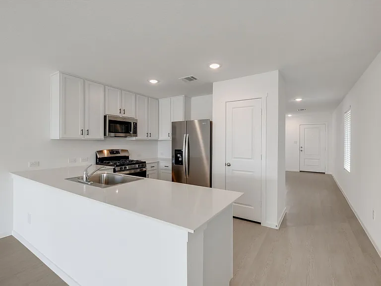 7311 Adam Star — Photo 5