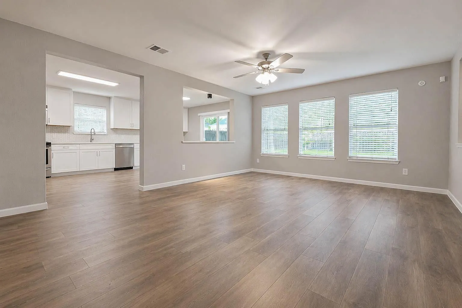 3 bed, 2.5 bath, 2151 sqft, $2,300 — Photo 4