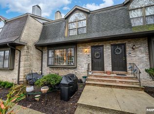 89 Falls Bridge Dr #735, Totowa, NJ 07512