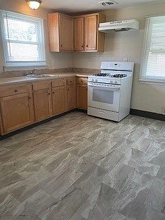 Kitchen pic 1