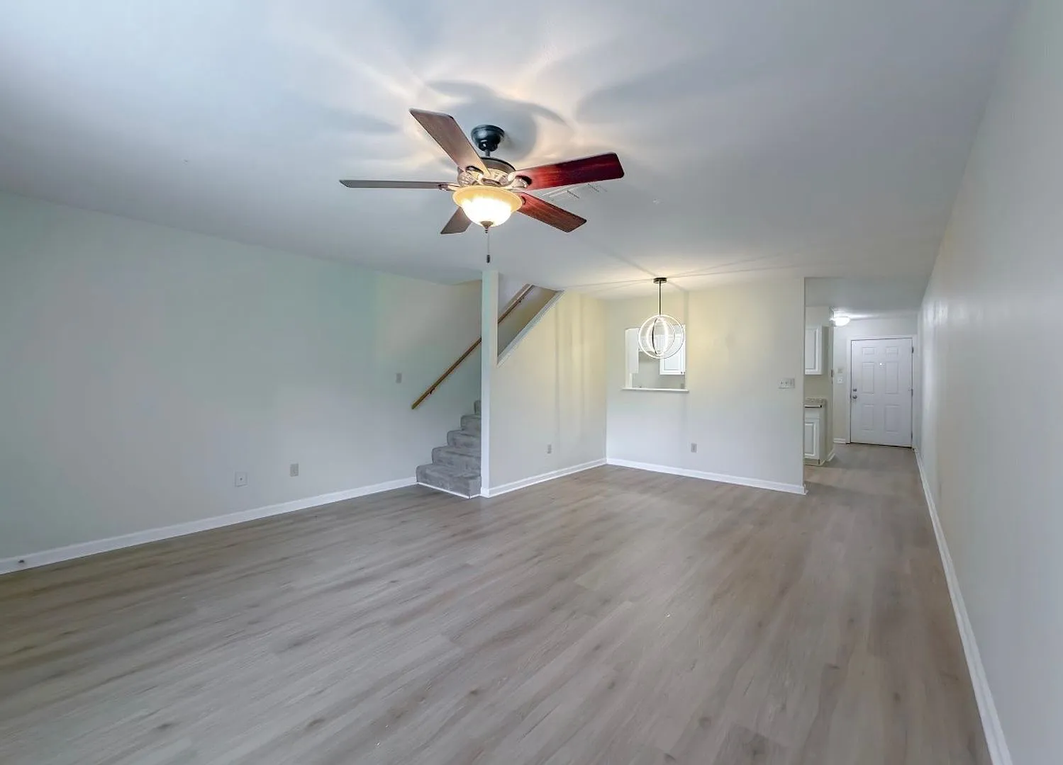 Walkable 3/3 W/ Washer/Dryer, Stainless Steel Appliances, & Lawn Maint Included! $1575/Month Avai... — Photo 4