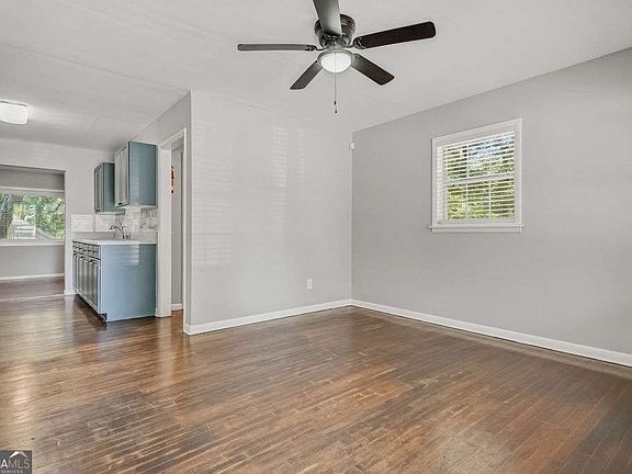 4th image of 195 Royal Ct