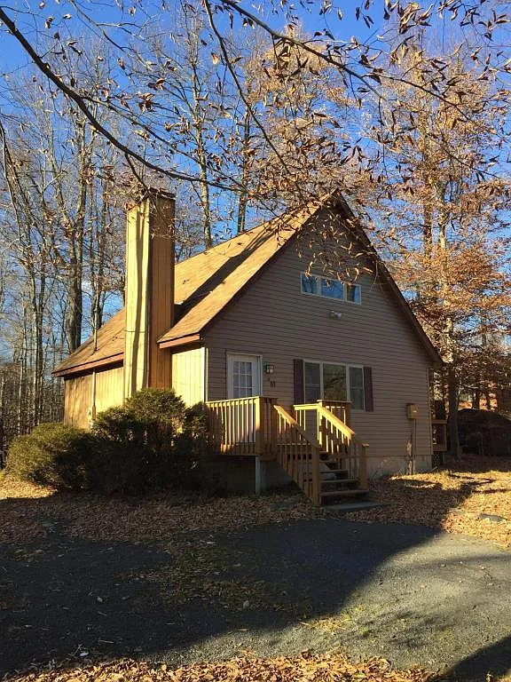 808 Clover Dr photo 1