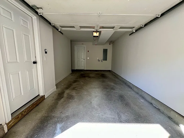 185 Henry St #C — Photo 13
