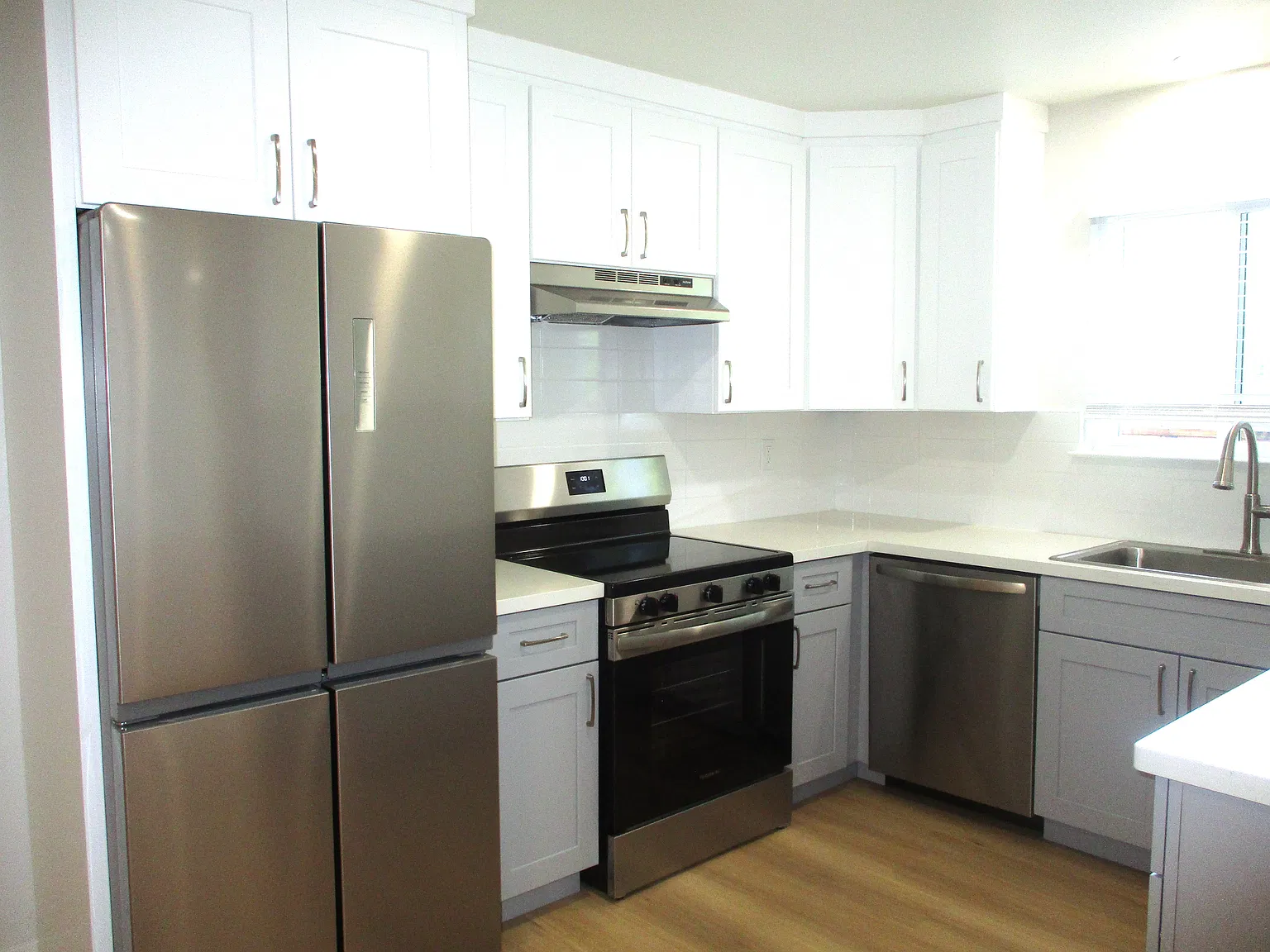 3 bed, $4,250 — Photo 3