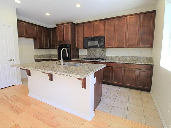 4th image of 28309 Esplanada Dr