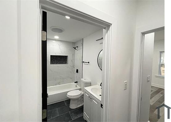 3rd image of 4532 N 17th St #A