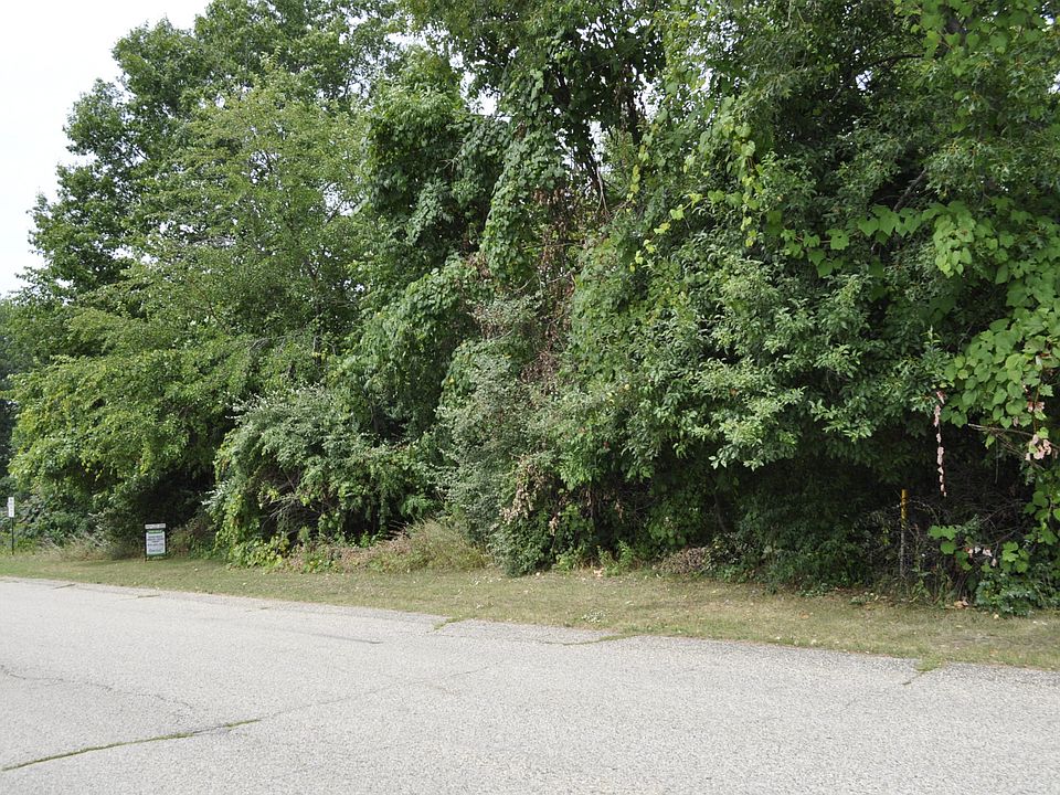 2nd image of 12665 Byrne Park Dr NE