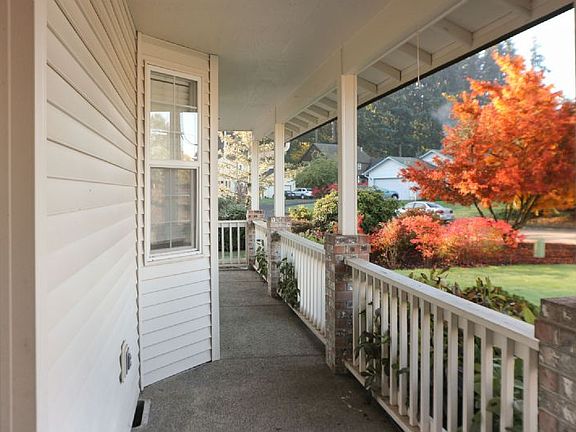 4th image of 2601 NE 154th Ct