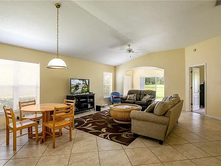 1748 Hunters Greene Ct — Photo 3