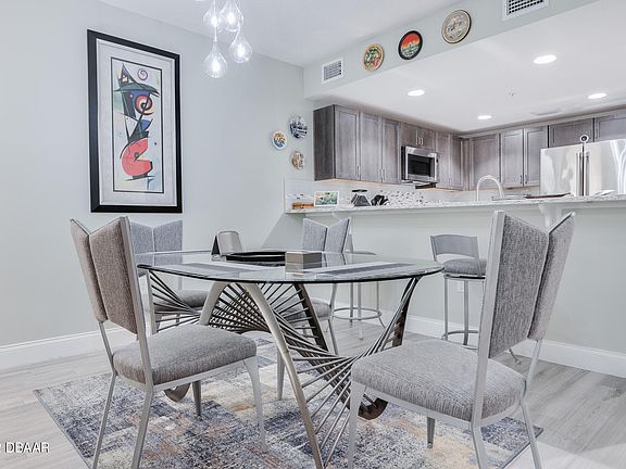 4th image of 3721 S Atlantic Ave #804