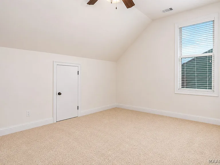 1035 Haylee Brook Ln — Photo 15
