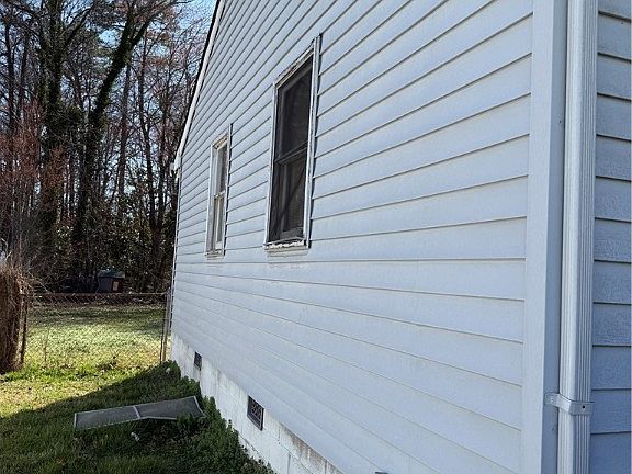 3rd image of 403 Virginia Ave