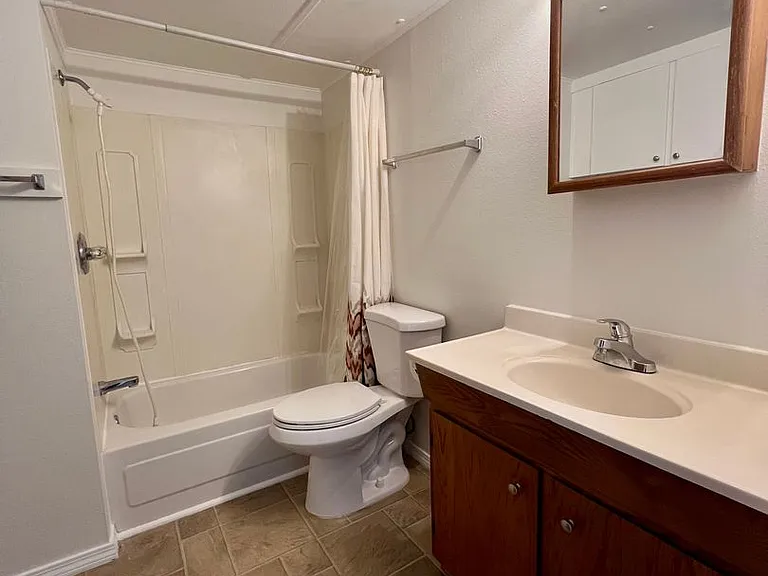 719 N 7th St — Photo 12