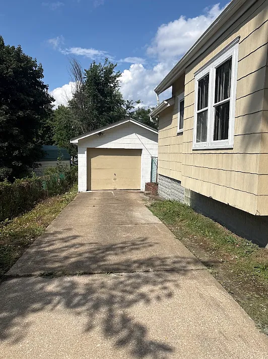 2 bed, 720 sqft, $1,400 — Photo 2