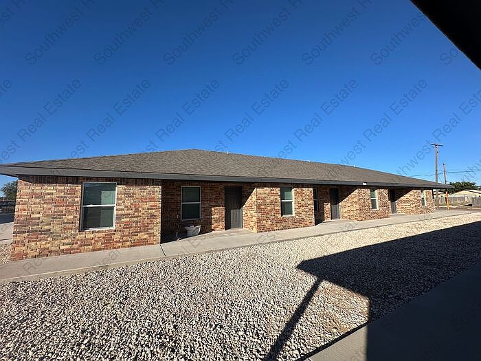 1st image of 1504 S Avenue G #C