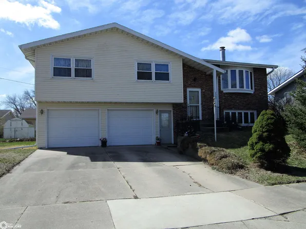 2505 Sunset Dr, Iowa Falls, IA 50126
