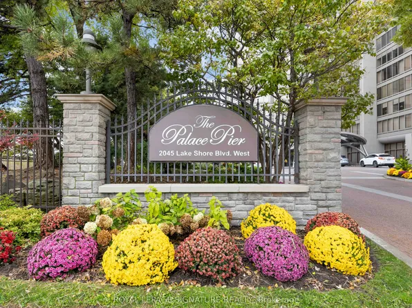 2045 Lake Shore Blvd W #2904, Toronto, ON M8V 2Z6