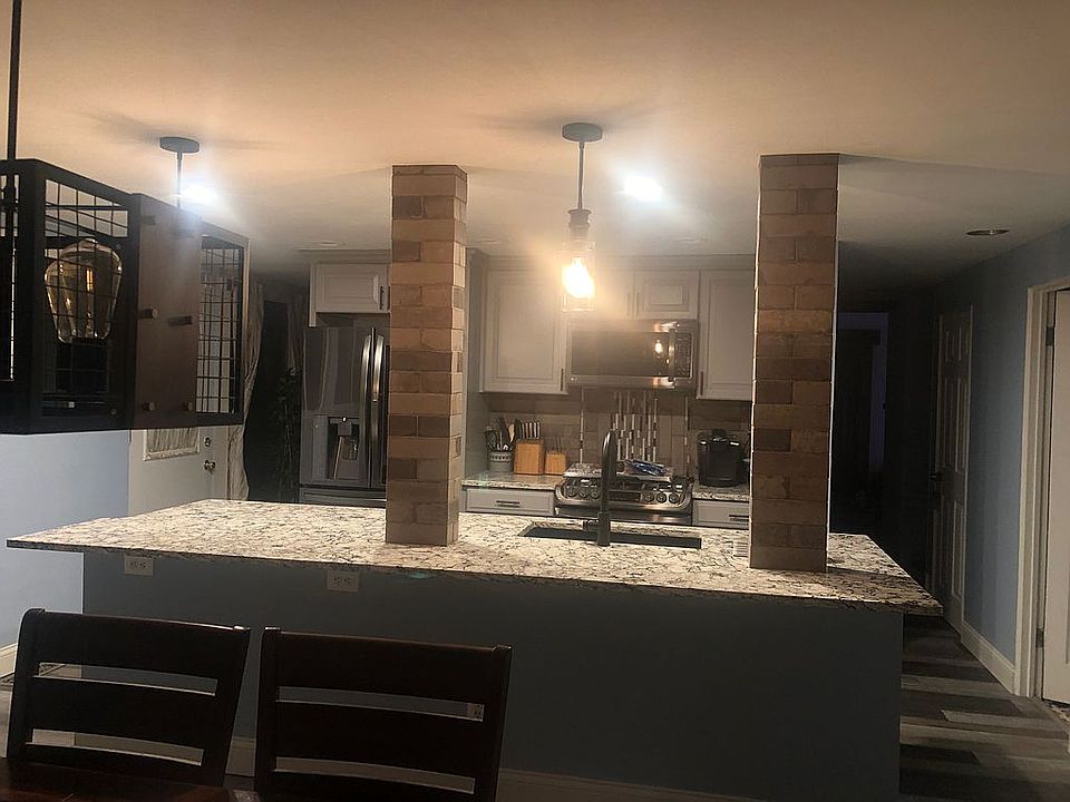 1st image of 1 Hill N Dale Ln