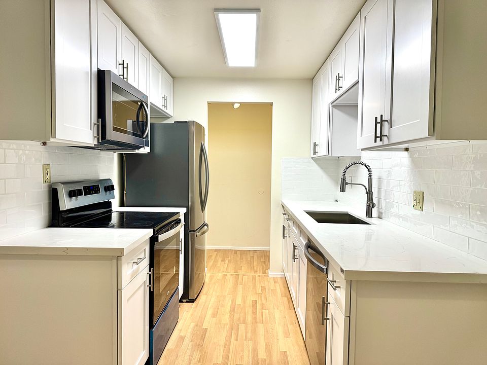 1st image of 11008 NE 68th St APT 719