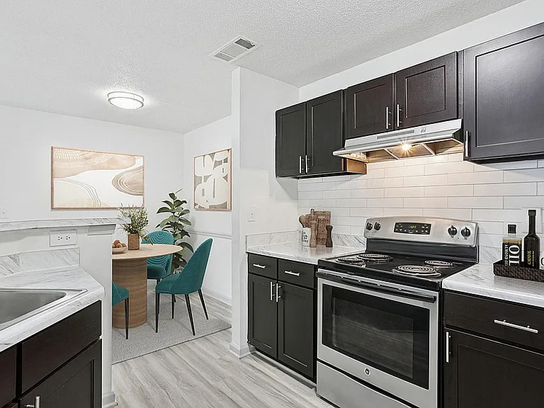 1x1 960 sqft - Unit 109 - A2P - Kitchen