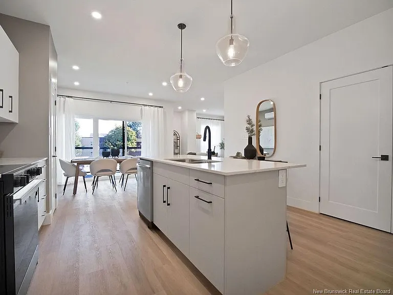 1333 Main St #305 — Photo 8