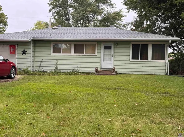 1724 SW Harp Pl, Topeka, KS 66611