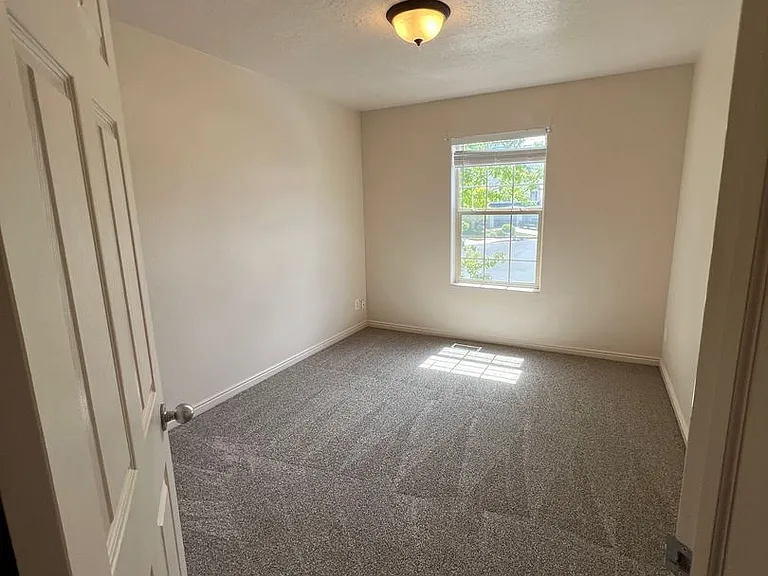 296 N Torrey Pines Cir — Photo 13