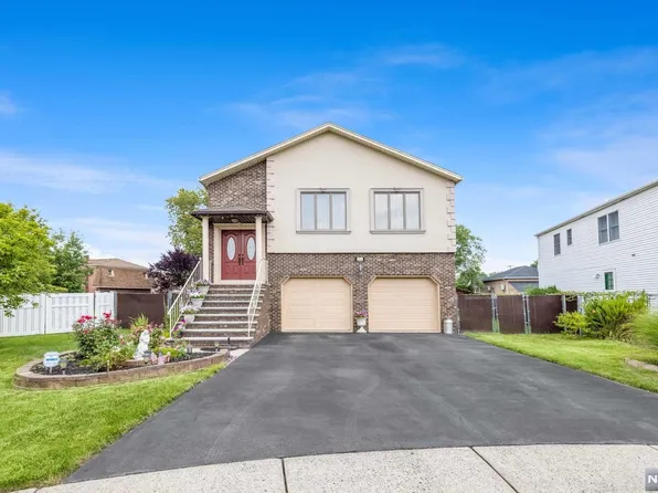 57 Diamond Way, Moonachie, NJ 07074