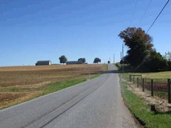 Exterior Neighborhood (street photo)