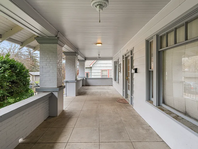 646 SE 60th Ave #B — Photo 2