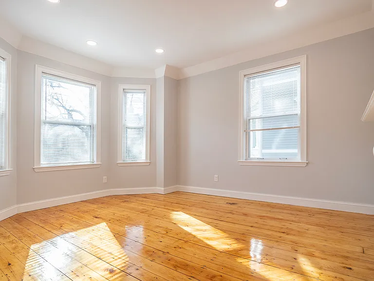48 Green St #2 — Photo 10